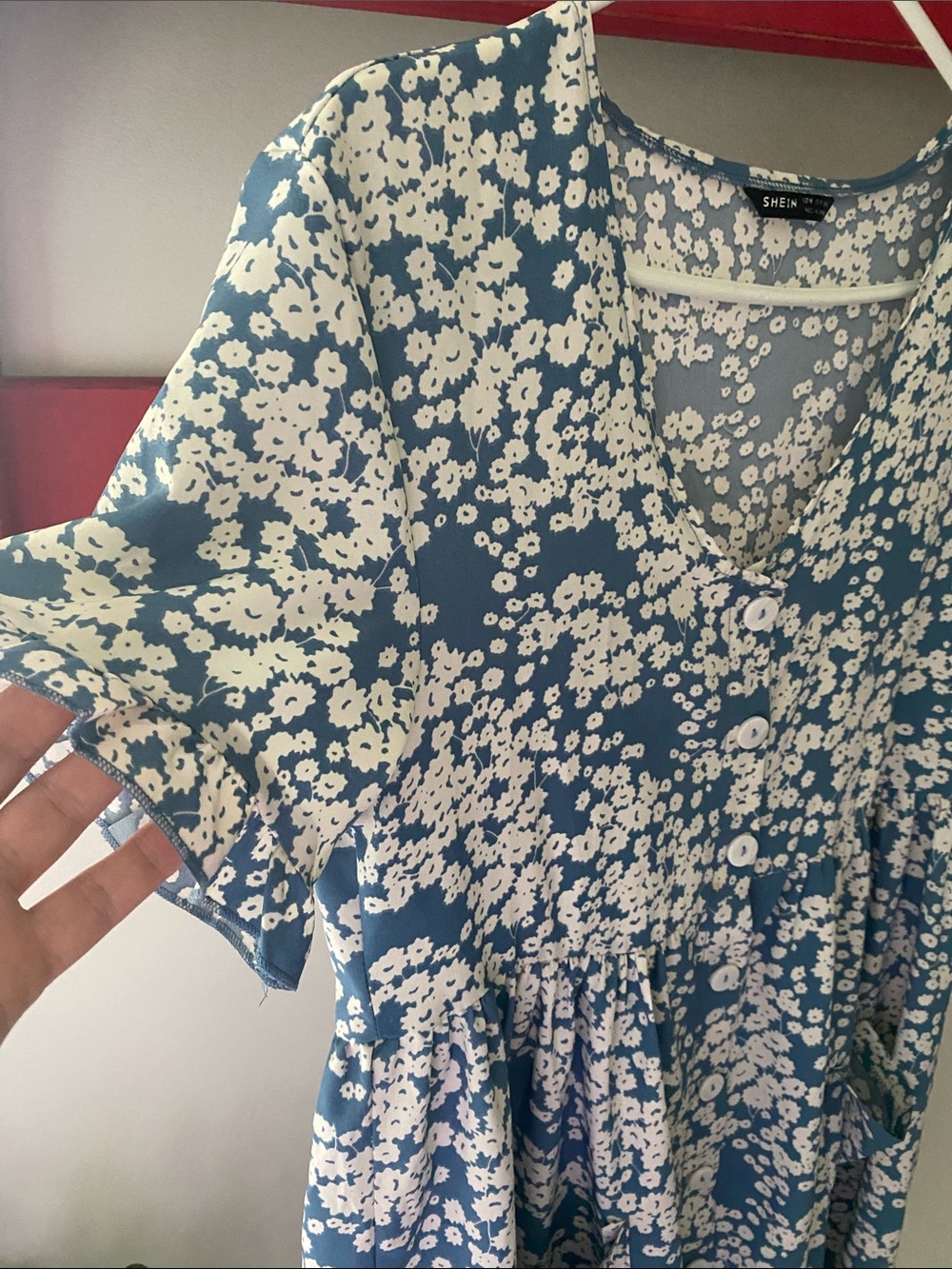 SHEIN Blue and White Floral Button-Front Dress Ladies Clothes - Picture 2 of 7